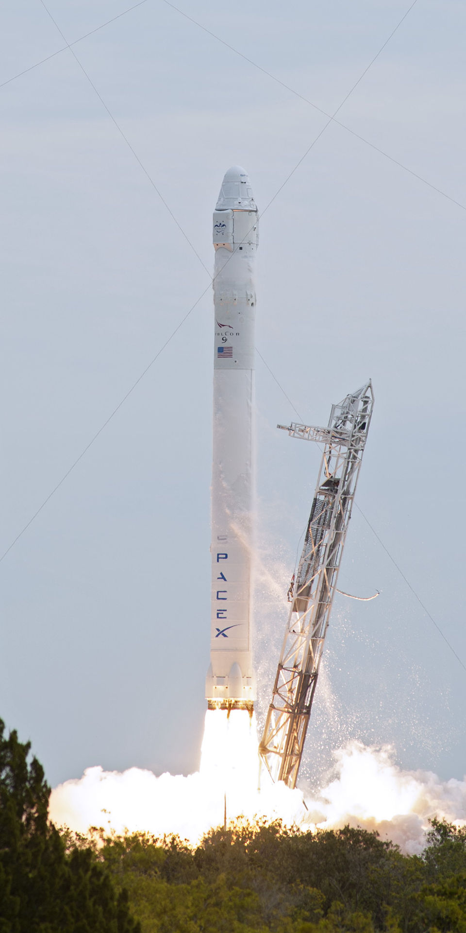 The CRS-2 Falcon 9 lifts off, carrying the Dragon capsule to the ISS.